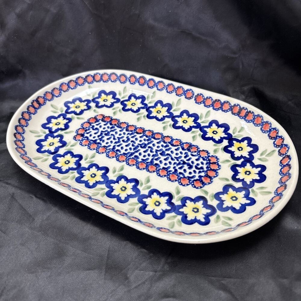 Polish Pottery Manufaktura Boleslawiec Oval Small Platter Blue Flowers 9”x6”x1”